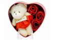 فروشگاه خرید جعبه قلب با گل رز قرمز و خرس